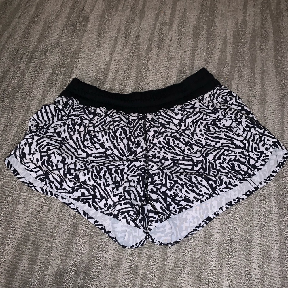 Super rare print lululemon shorts